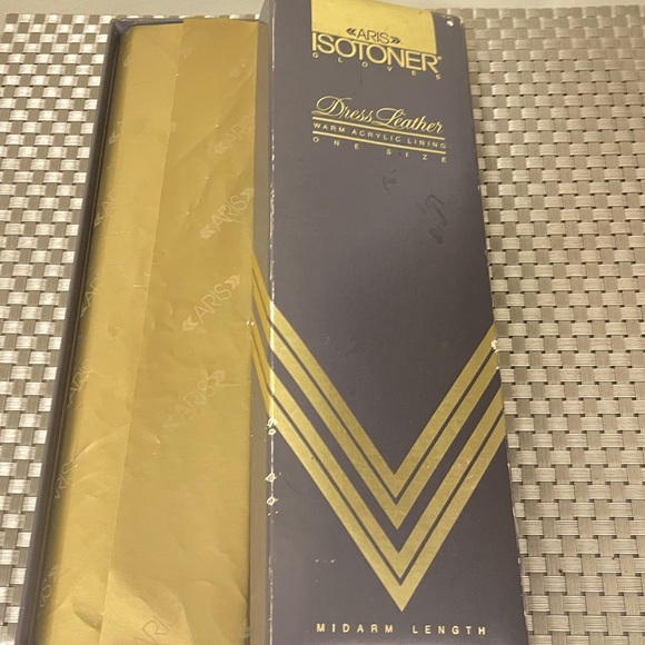 ARIS ISOTONER NY - DRESS LEATHER GLOVES - Picture 1 of 3